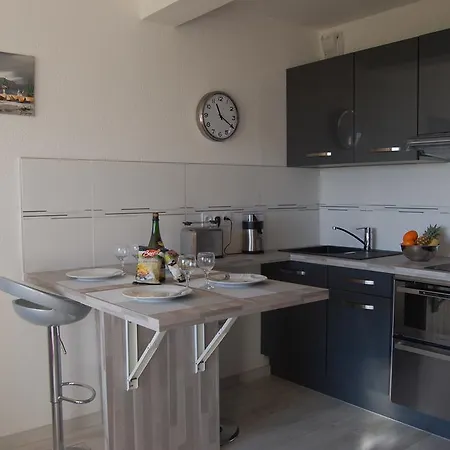 De La Greve Apartment *